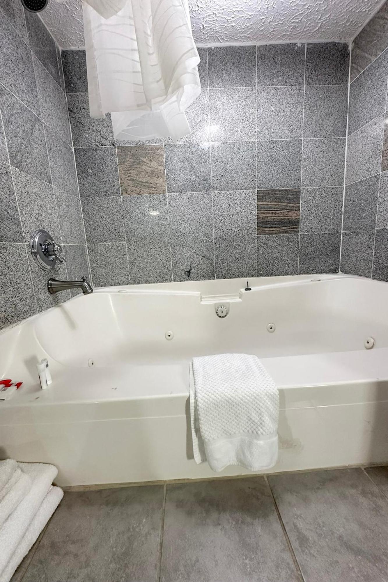 Regal Inn Guntersville By Oyo Hwy 431 エクステリア 写真